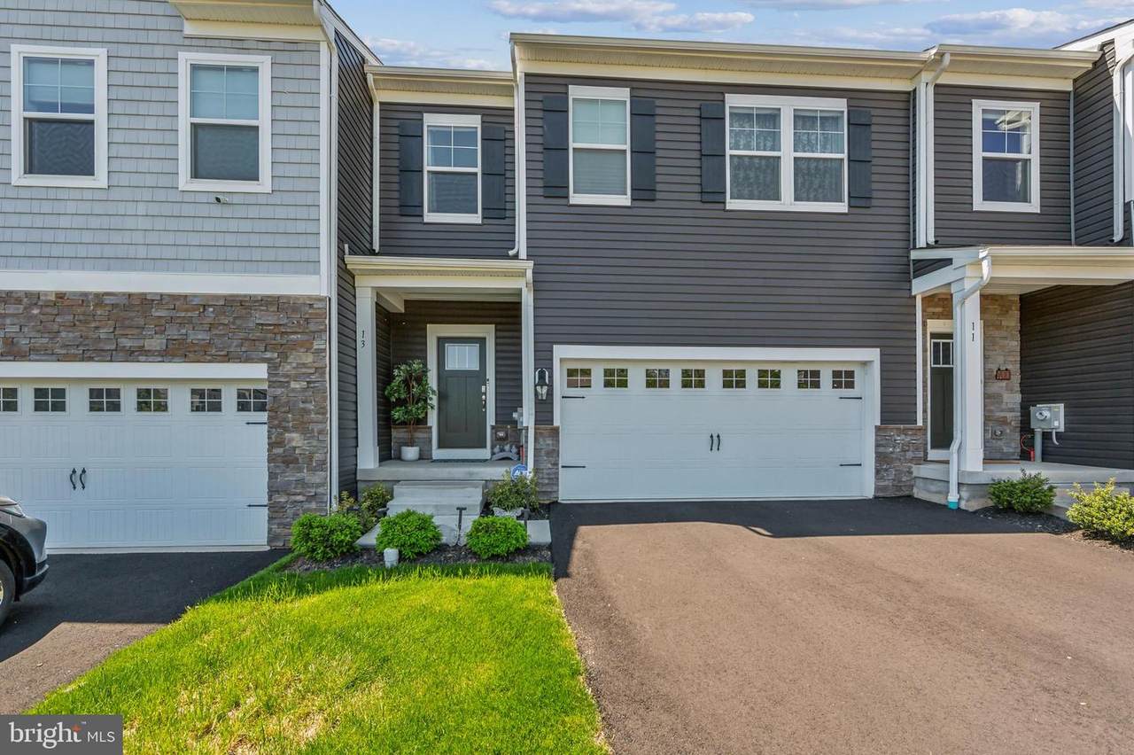 13 Hummingbird Lane - Photo 1