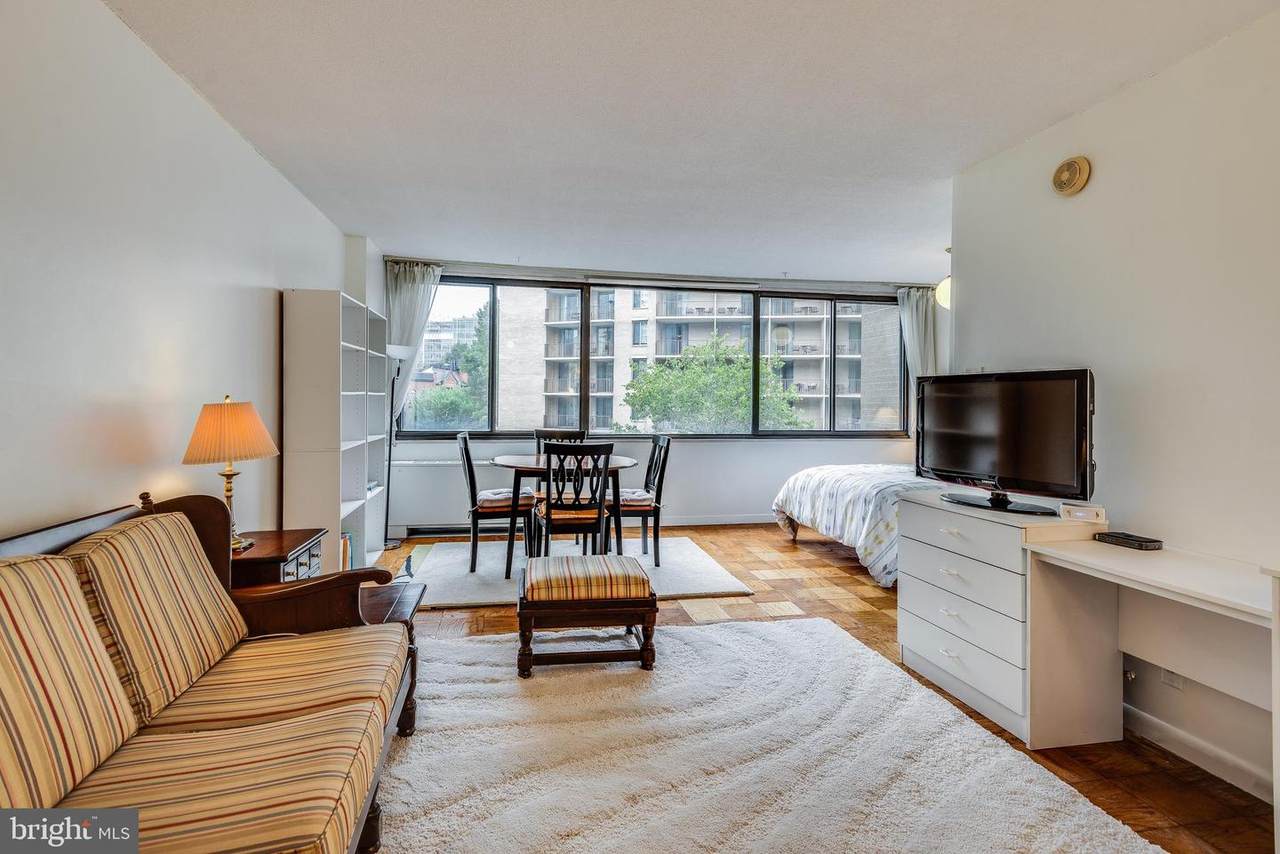 2201 L Street - Photo 1