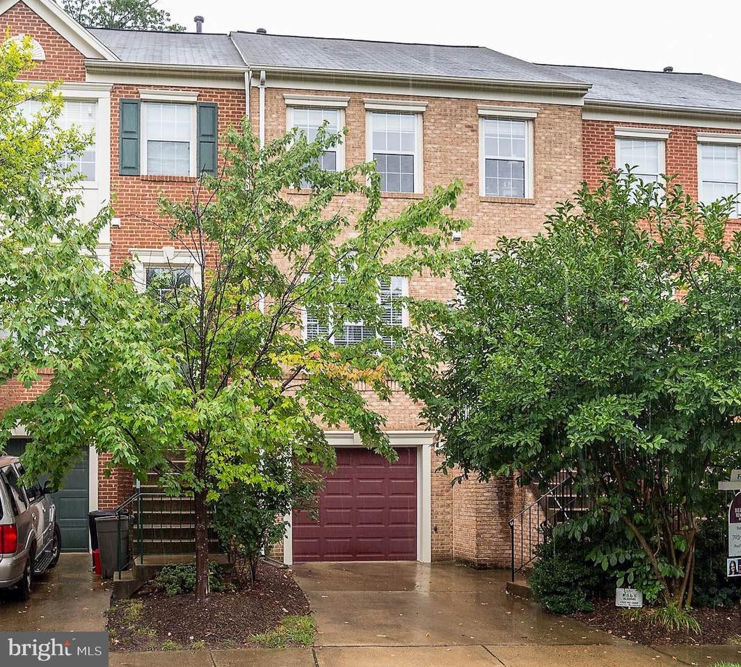 12005 Edgemere Circle - Photo 1