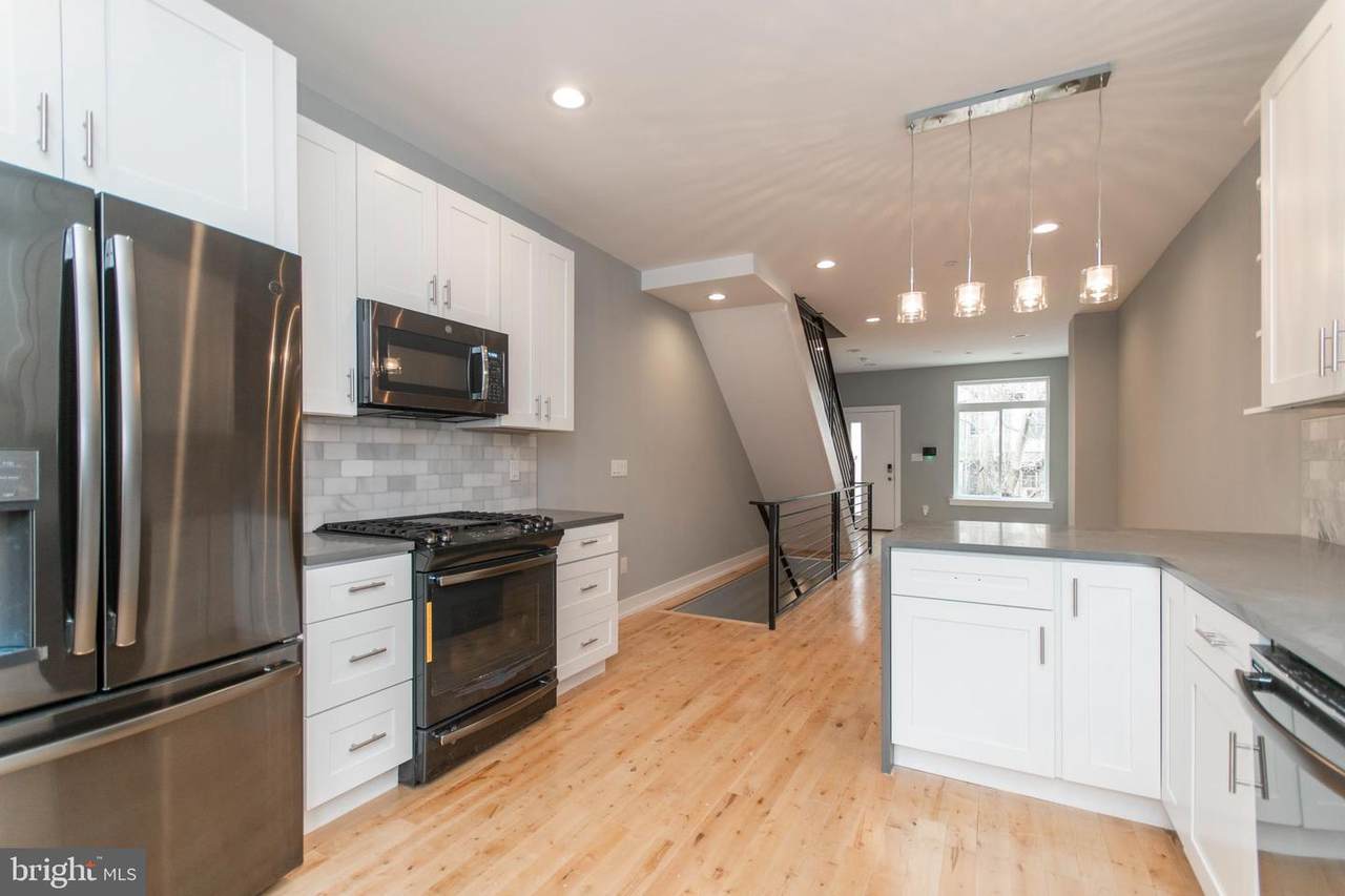 2518 Ingersoll Street - Photo 1