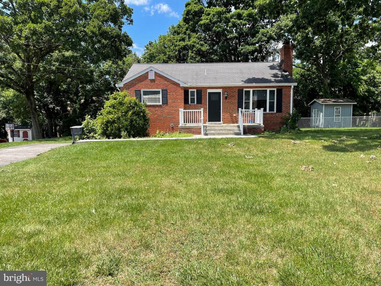 5922 Pratt Street - Photo 1