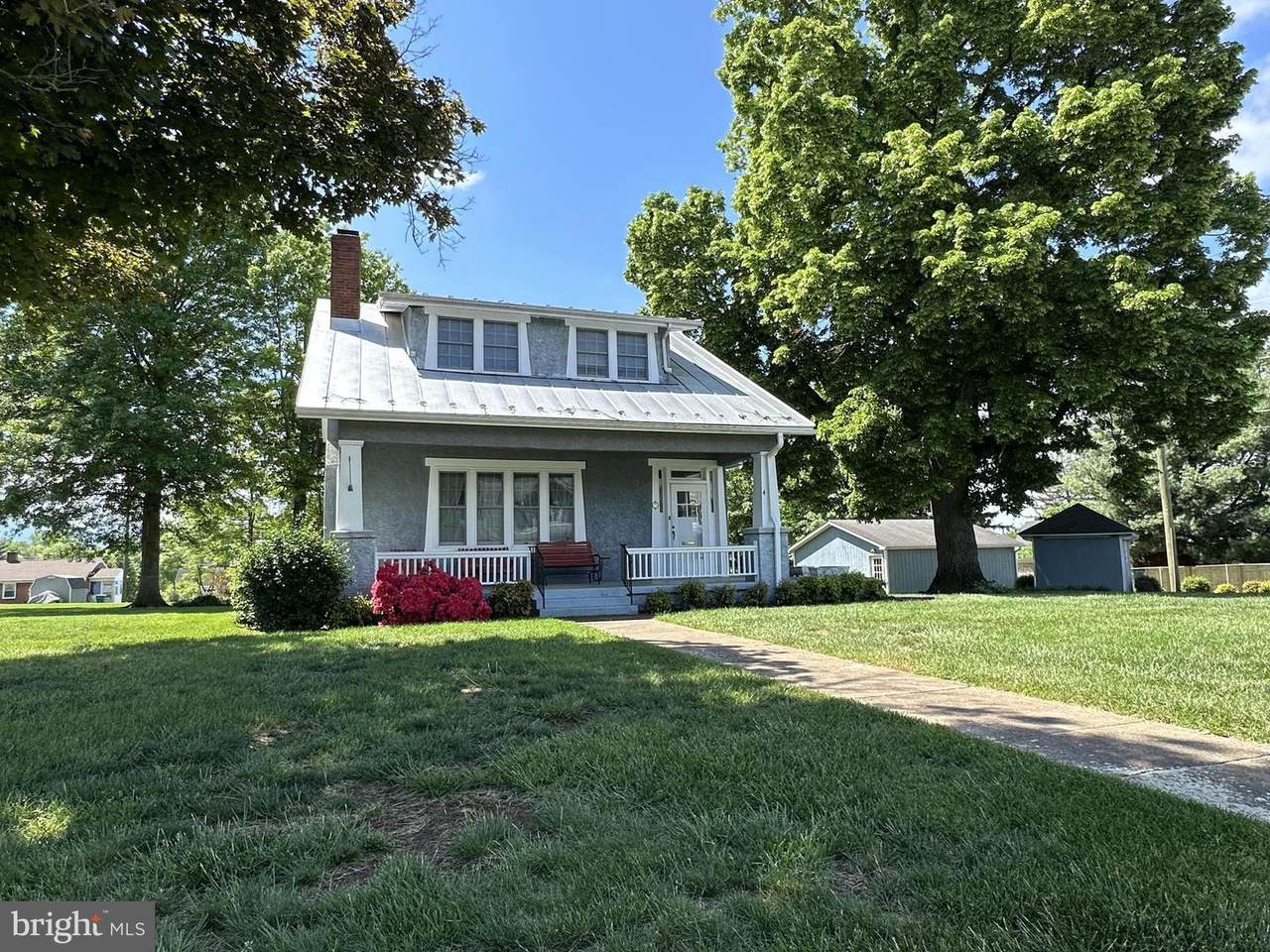 4 Bartlett Avenue - Photo 1