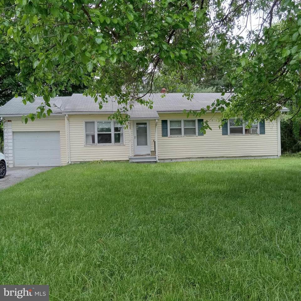 111 Cavalier Dr - Photo 1