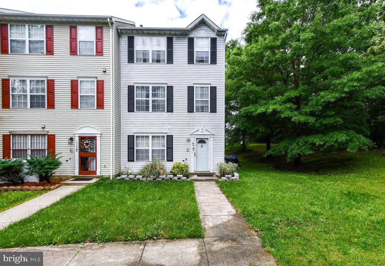 4707 English Court - Photo 1