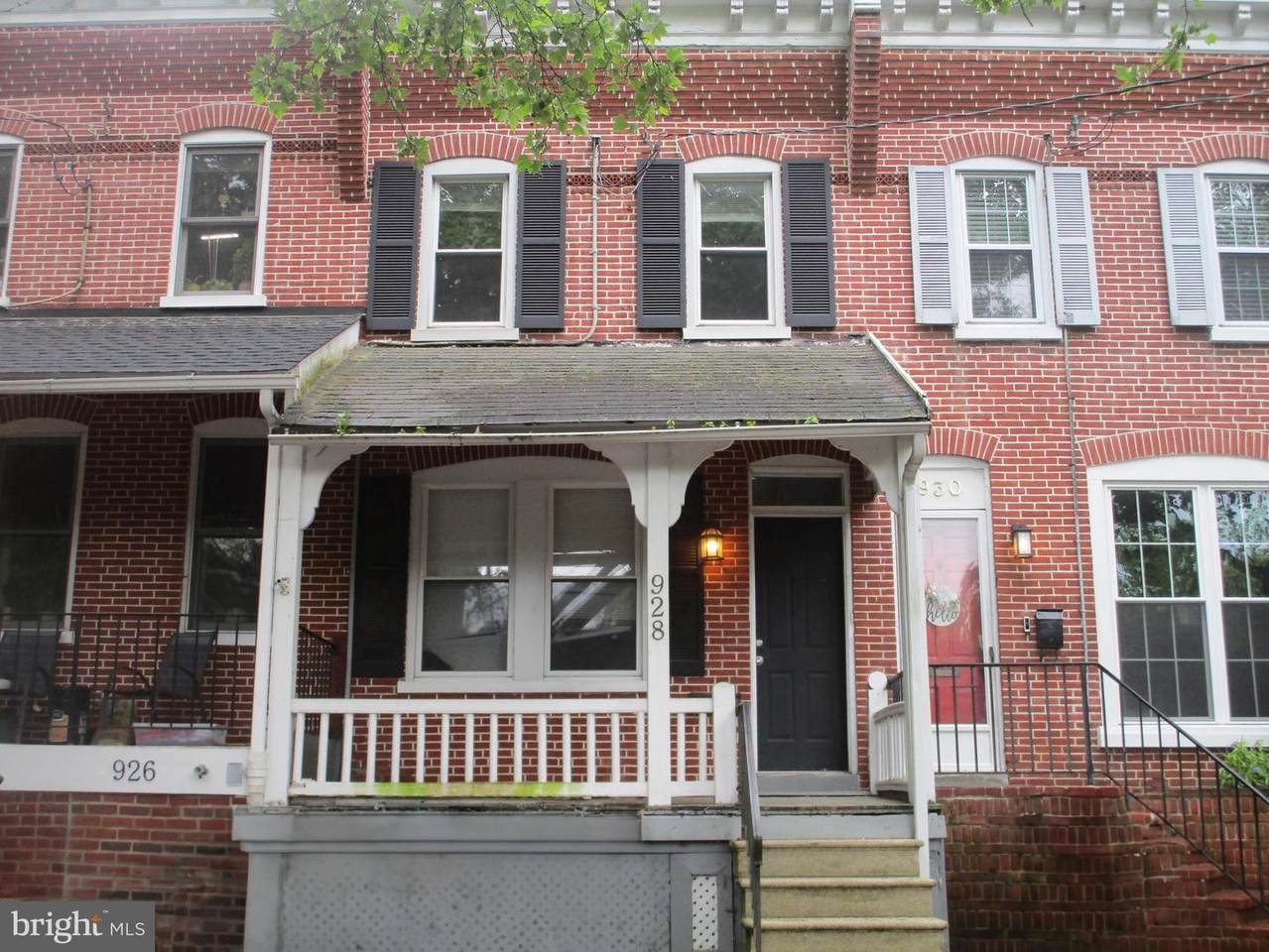 928 Lovering Avenue - Photo 1