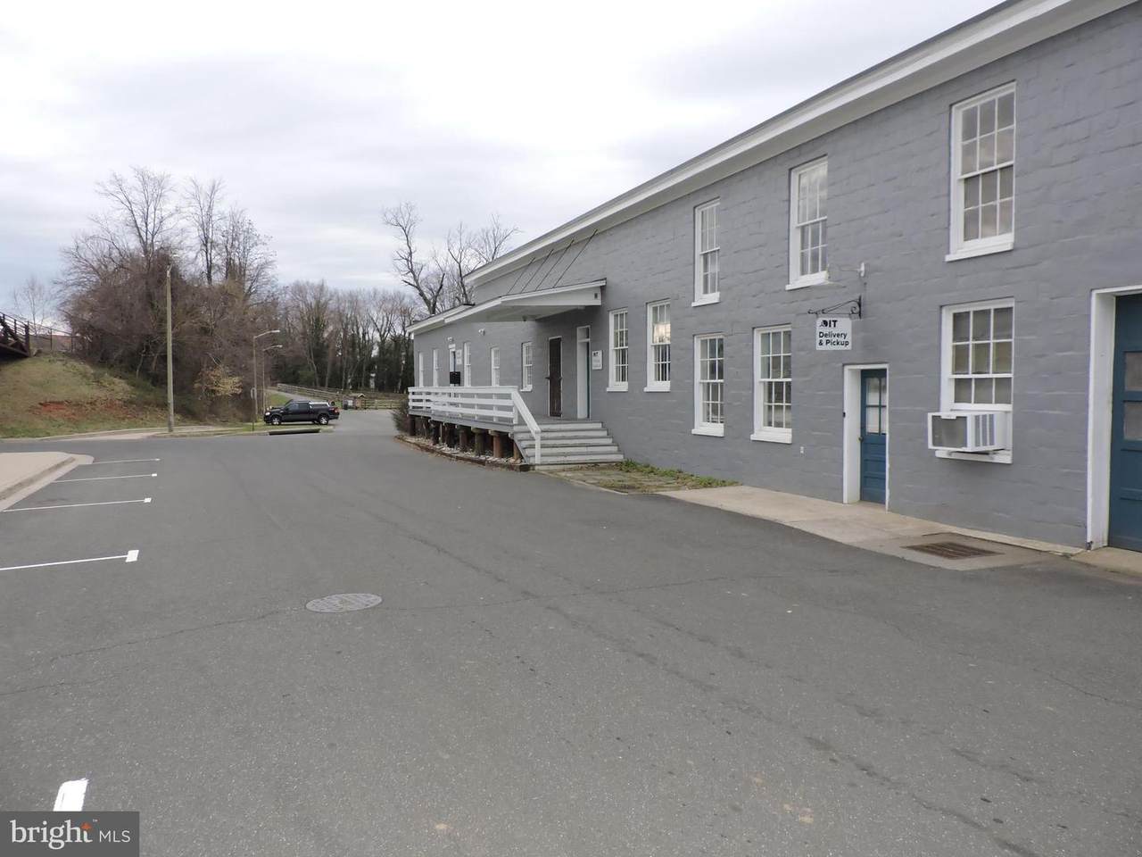 100 Franklin St./Warehouse - Photo 1