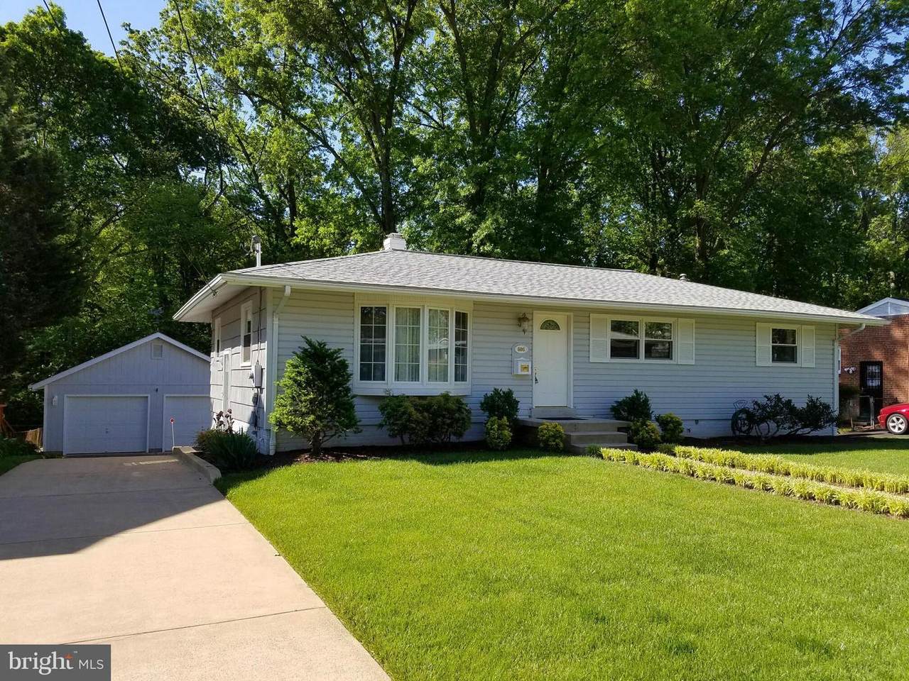 606 Kingsley Road - Photo 1