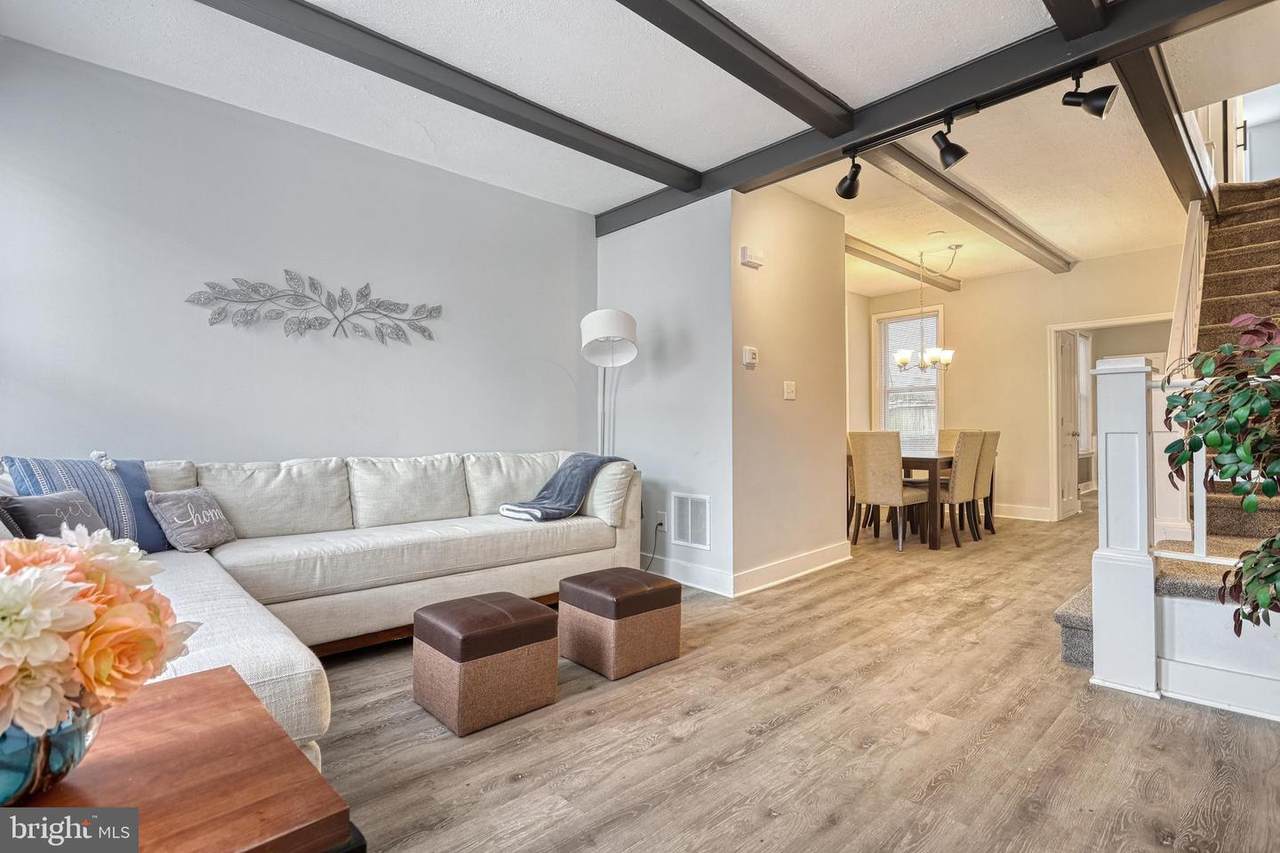 824 Houston Street - Photo 1
