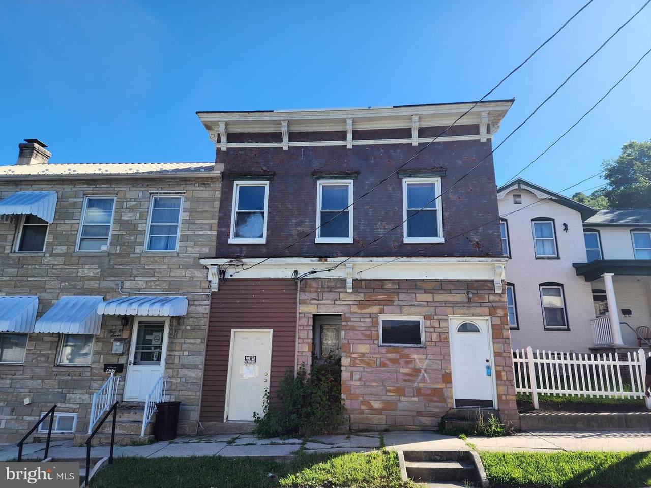 403 Columbia Street - Photo 1