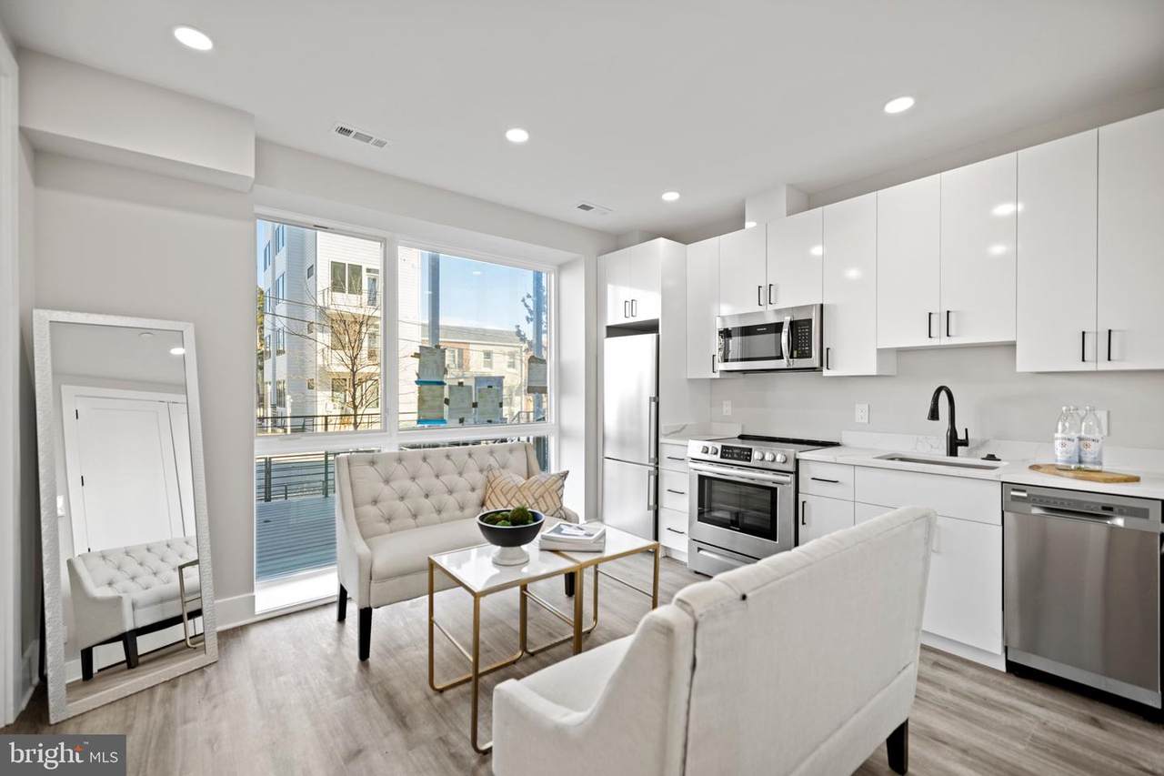 824 18TH Street - Photo 1