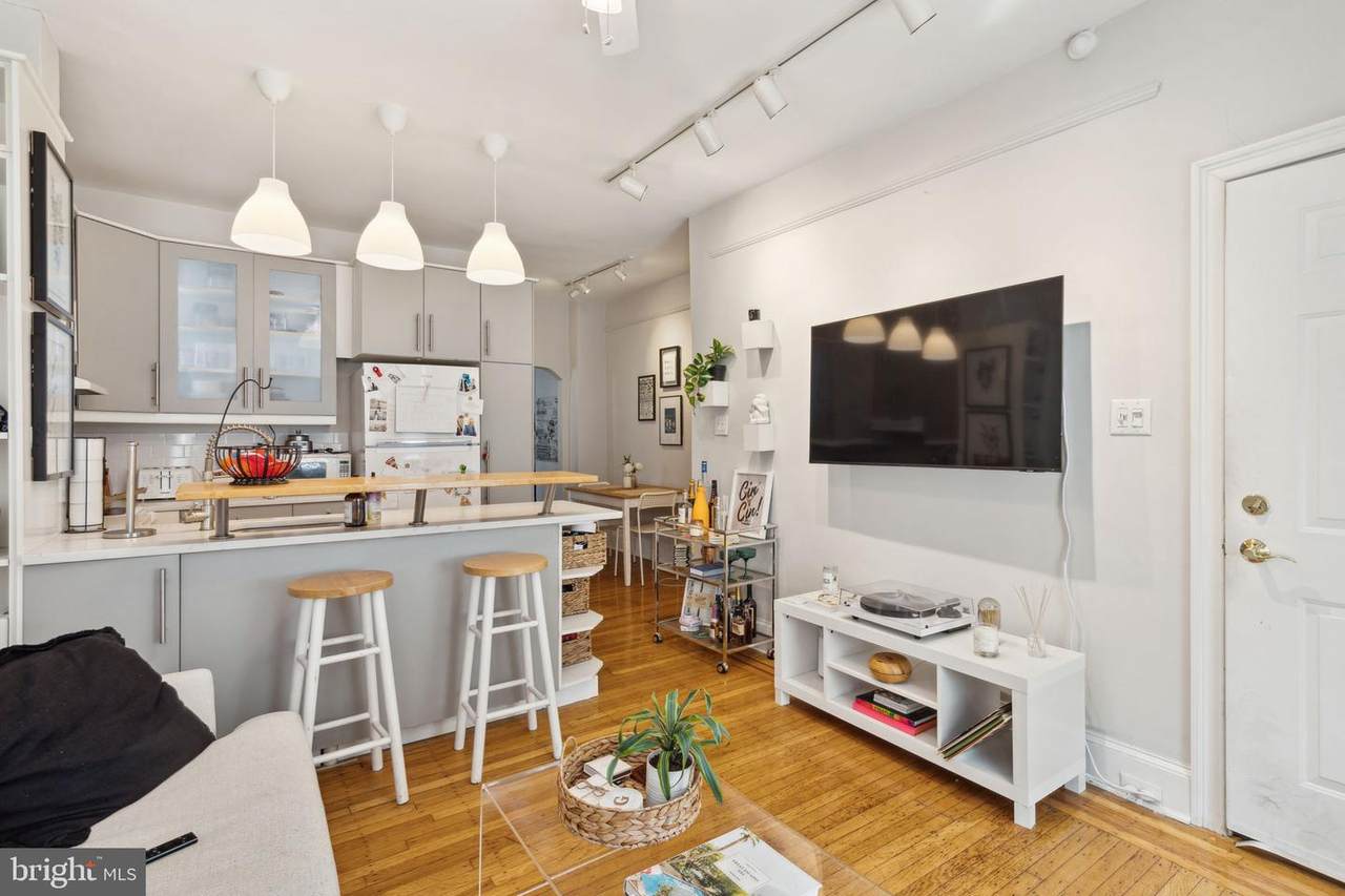 3715 Calumet Street - Photo 1