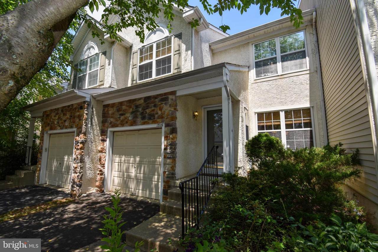 1516 Sweetbriar Drive - Photo 1