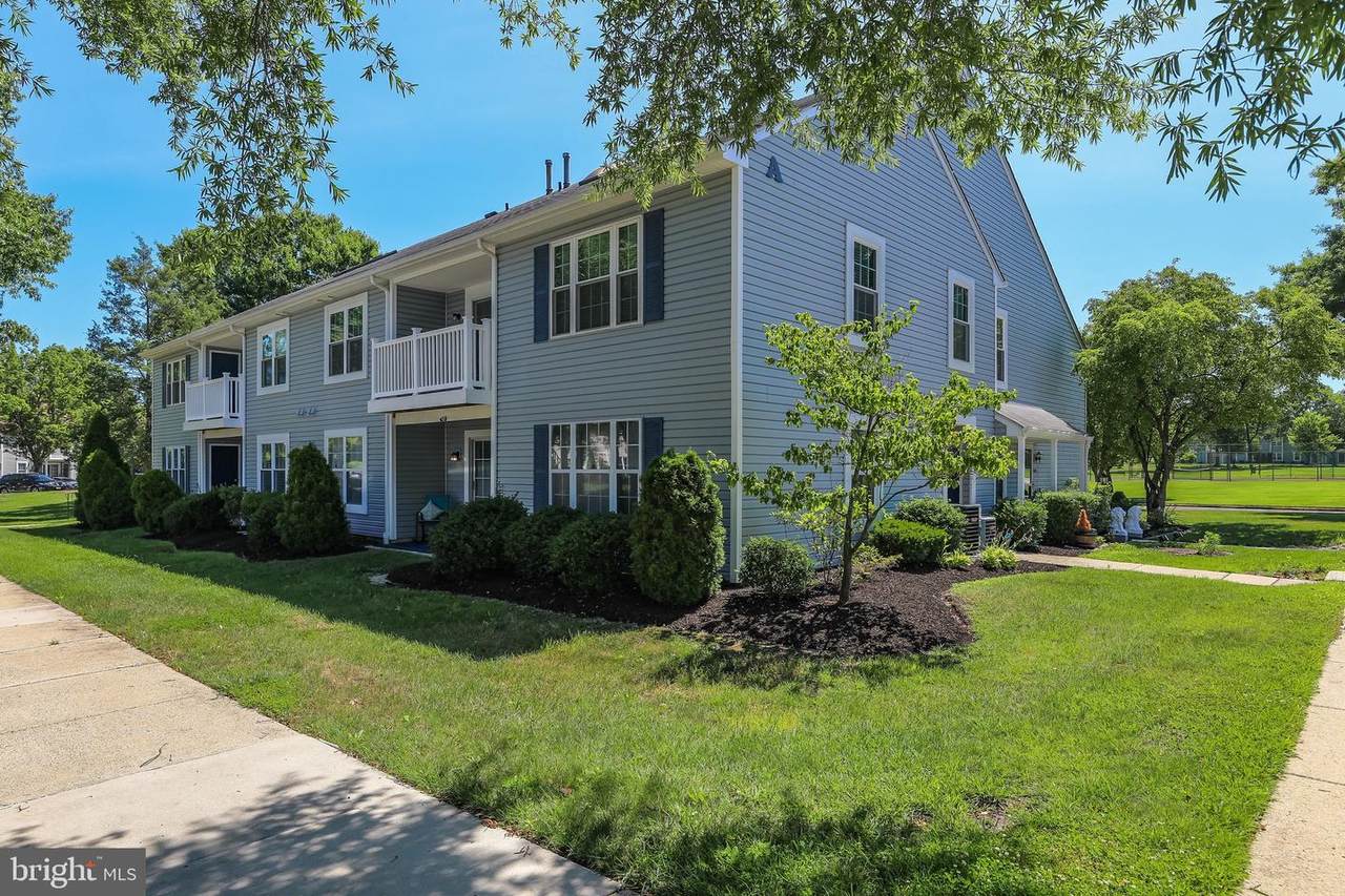 602 Yorkshire Court - Photo 1