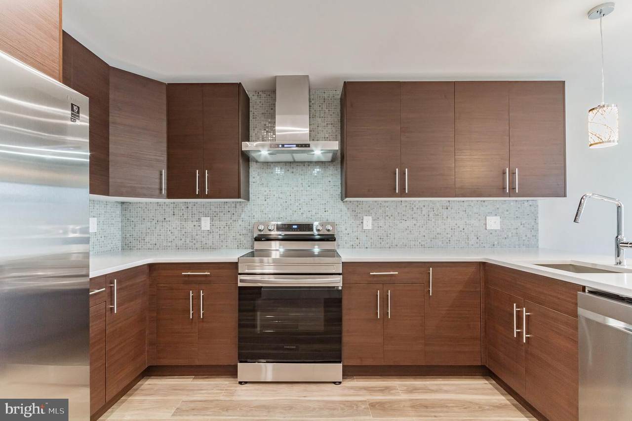 1645 7TH Street - Photo 1