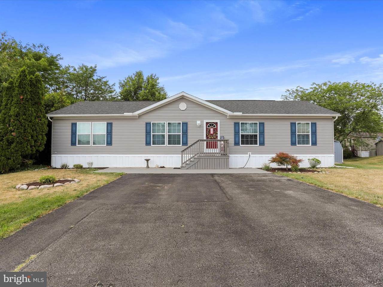 272 Waverly Court - Photo 1