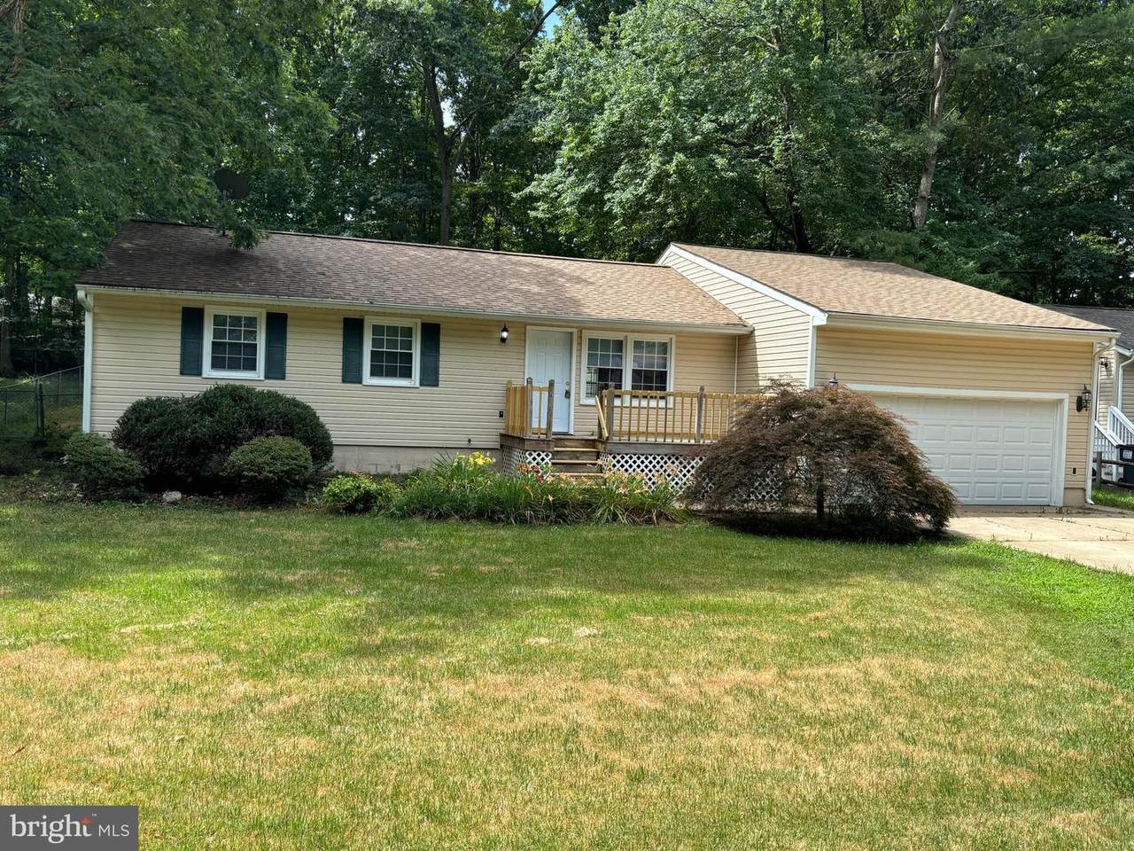 206 Hampton Drive - Photo 1