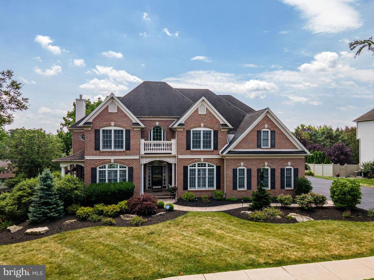 40 Crest Boulevard - Photo 1