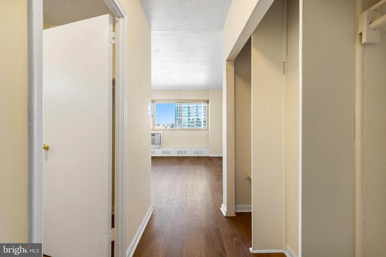 2101 Chestnut Street - Photo 1