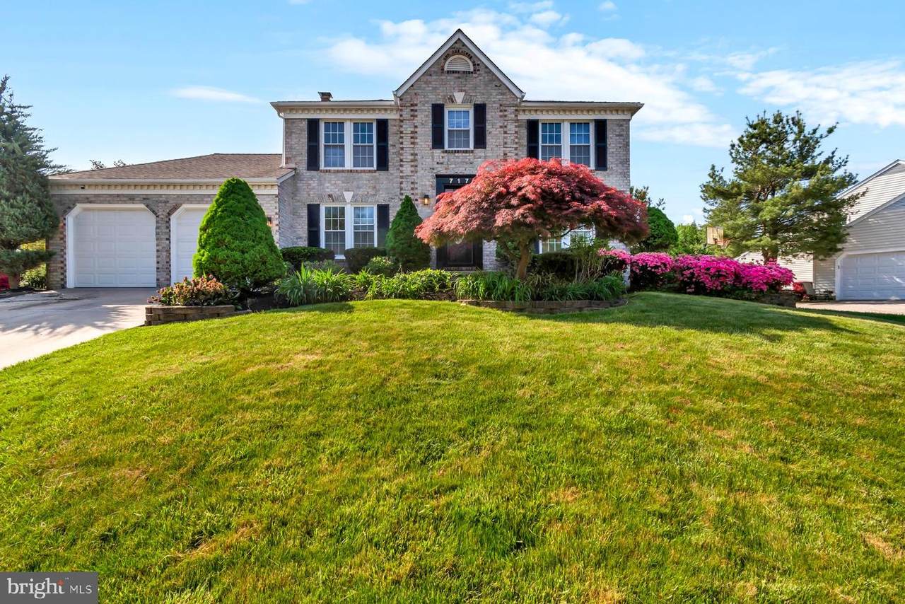 717 Macphail Court - Photo 1
