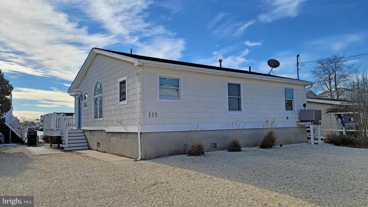 115 Charles Boulevard - Photo 1