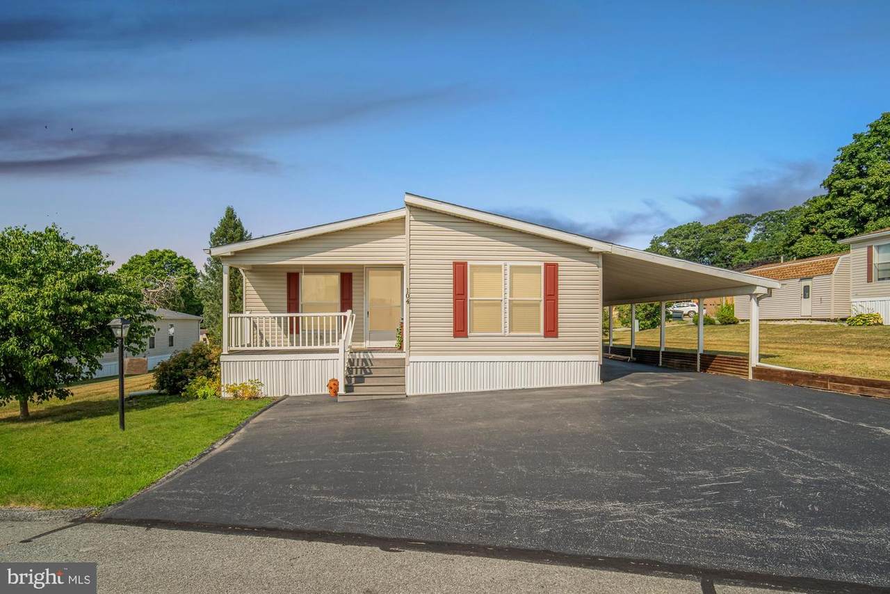 104 Lisa Circle - Photo 1