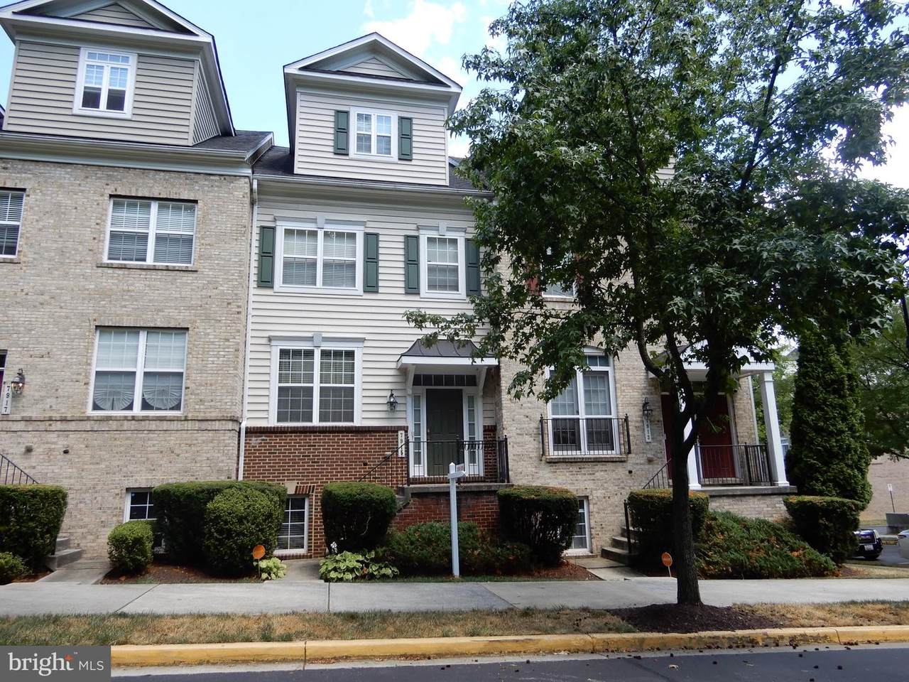 7915 Homefield Drive - Photo 1