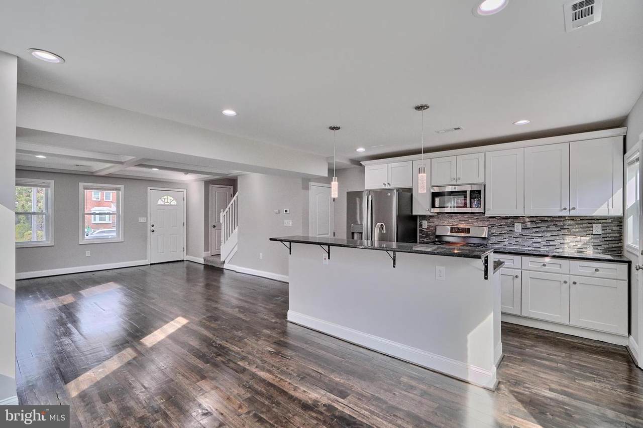 1819 Belvedere Avenue - Photo 1