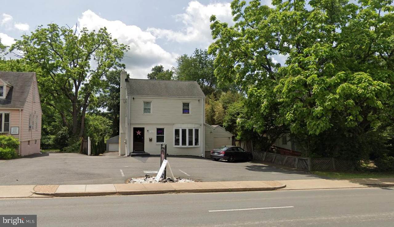819 Broad Street - Photo 1
