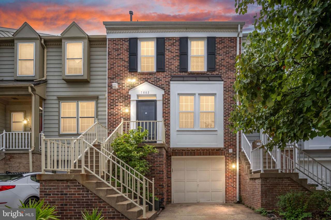 7882 Blue Gray Circle - Photo 1