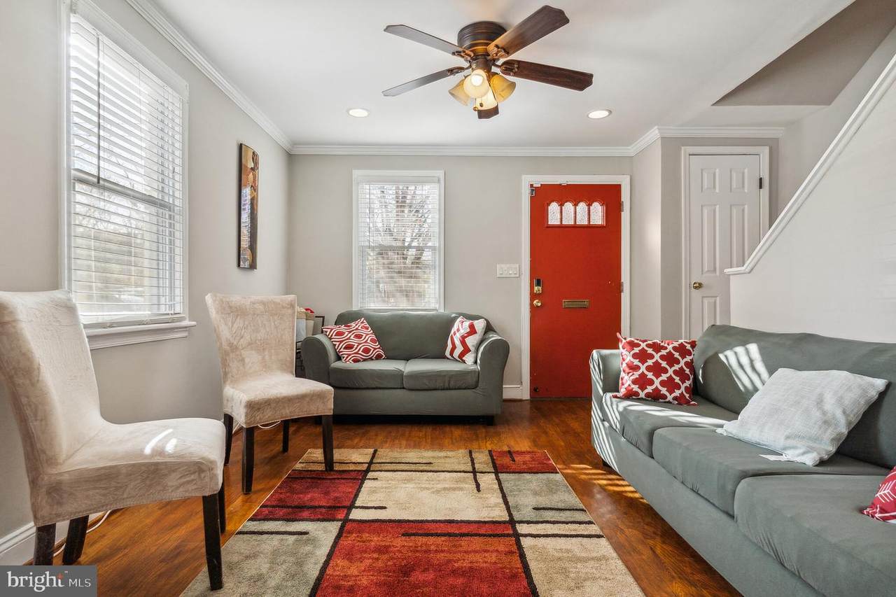 6114 Banks Place - Photo 1