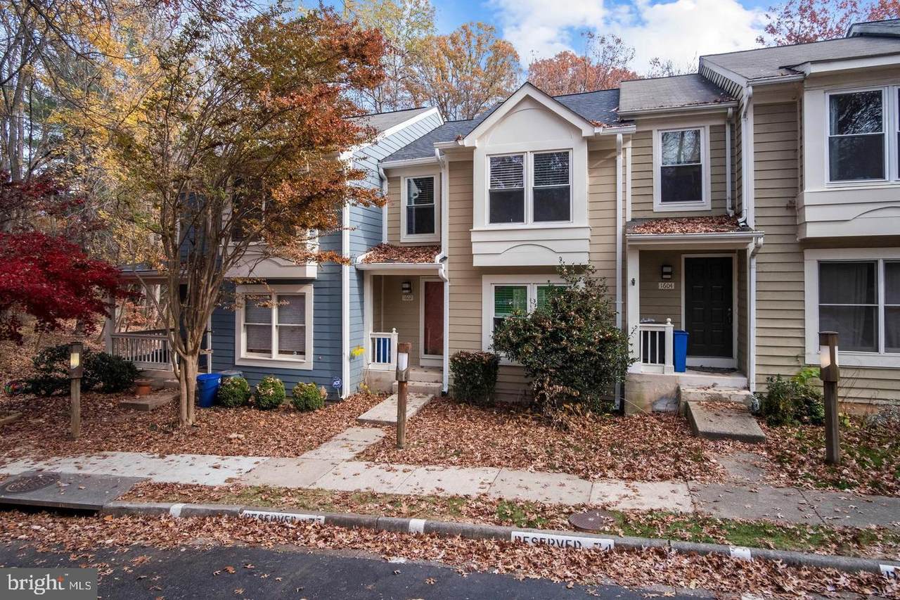 1602 Oak Spring Way - Photo 1