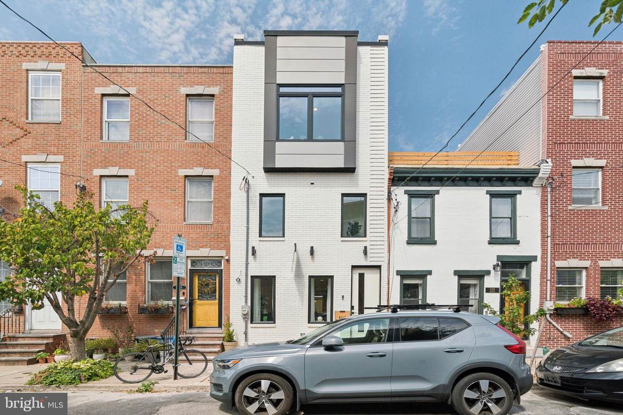 2117 Montrose Street - Photo 1