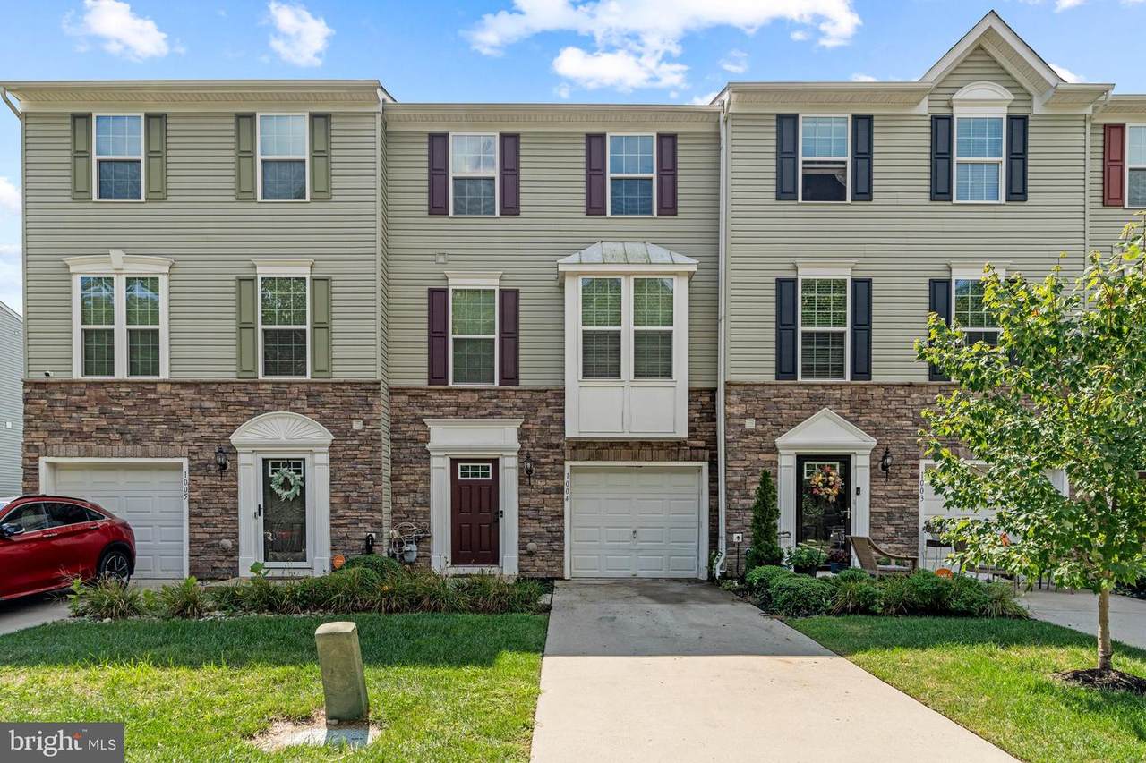1004 Emerson Court - Photo 1