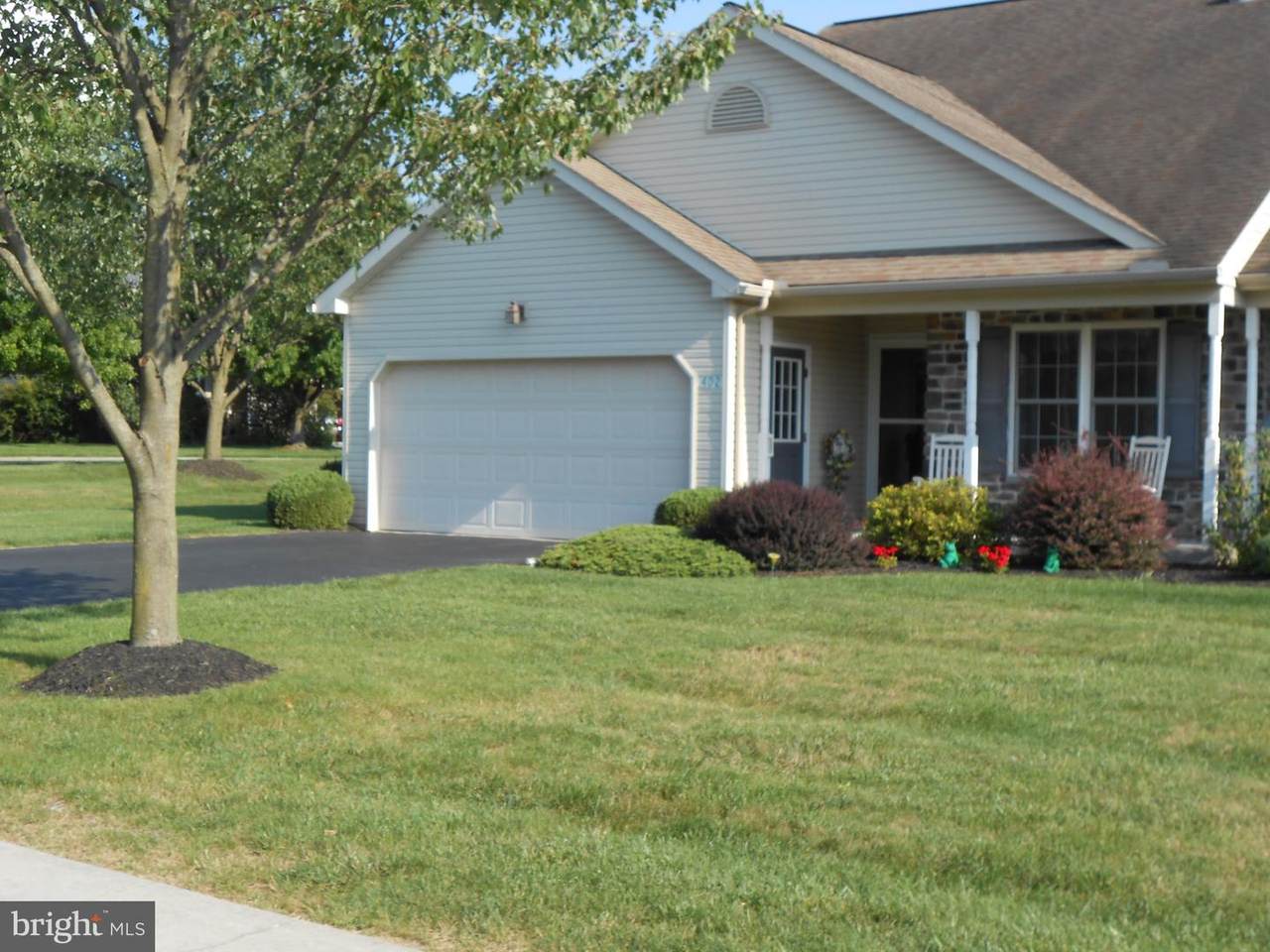 402 Thrush Drive - Photo 1