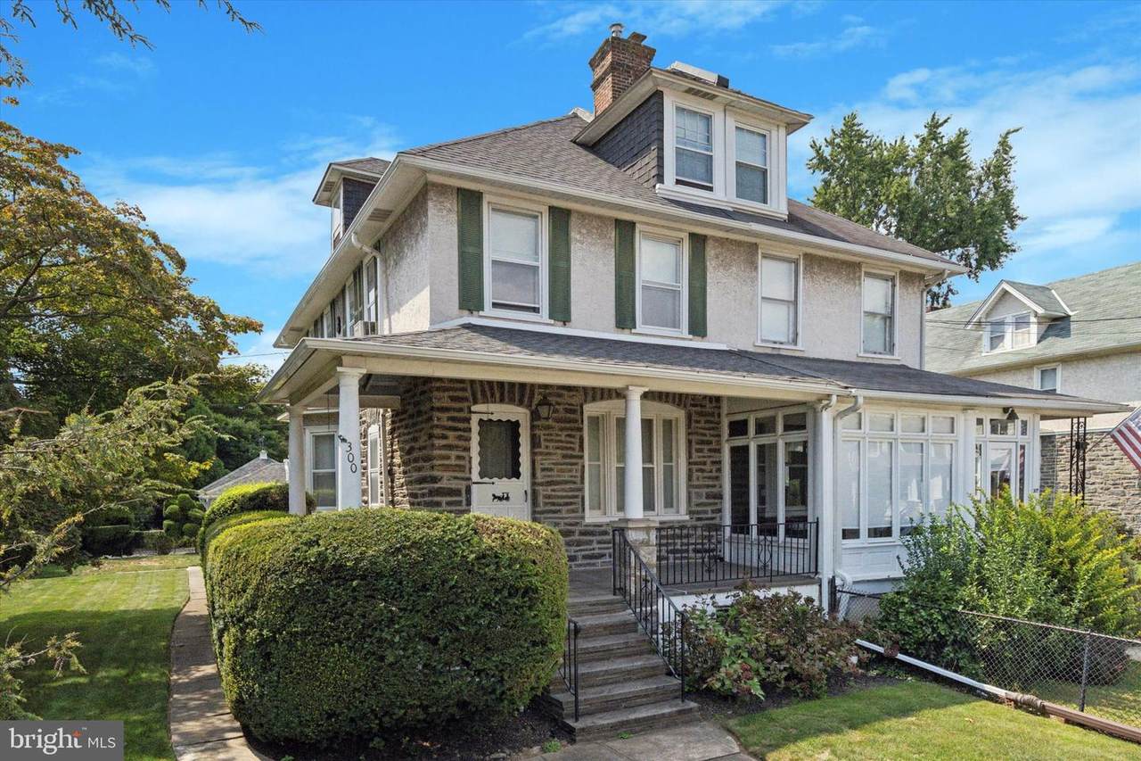300 Grayling Avenue - Photo 1