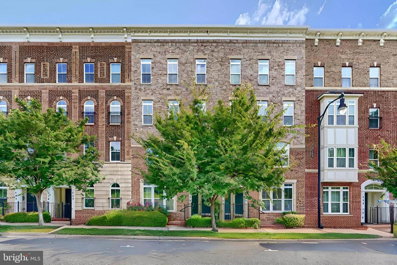 430 Exchange Avenue - Photo 1
