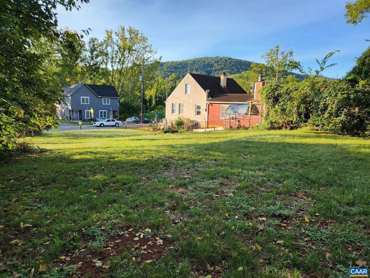 817 Nassau St - Photo 1