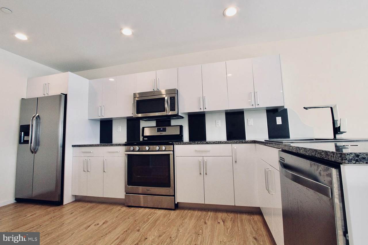 800 48TH Street - Photo 1