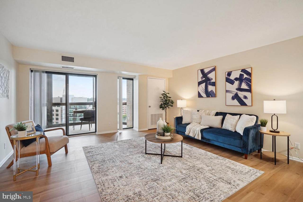 900 Stafford Street - Photo 1