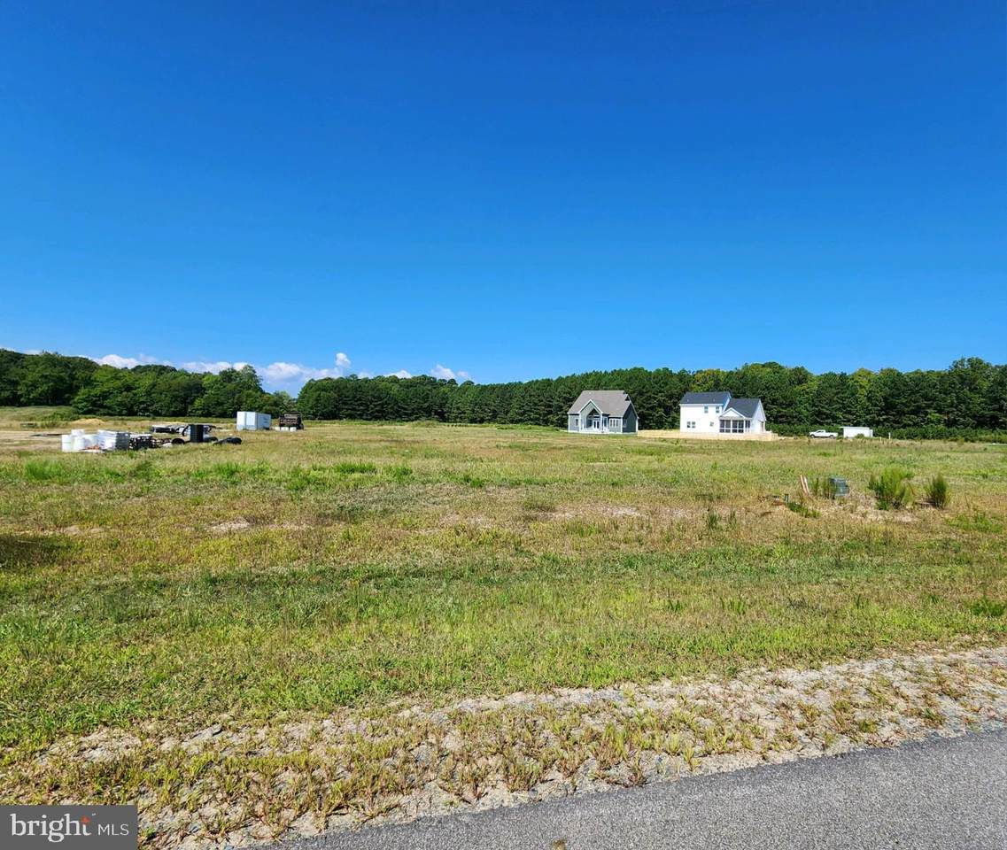 8 Preakness Drive - Photo 1