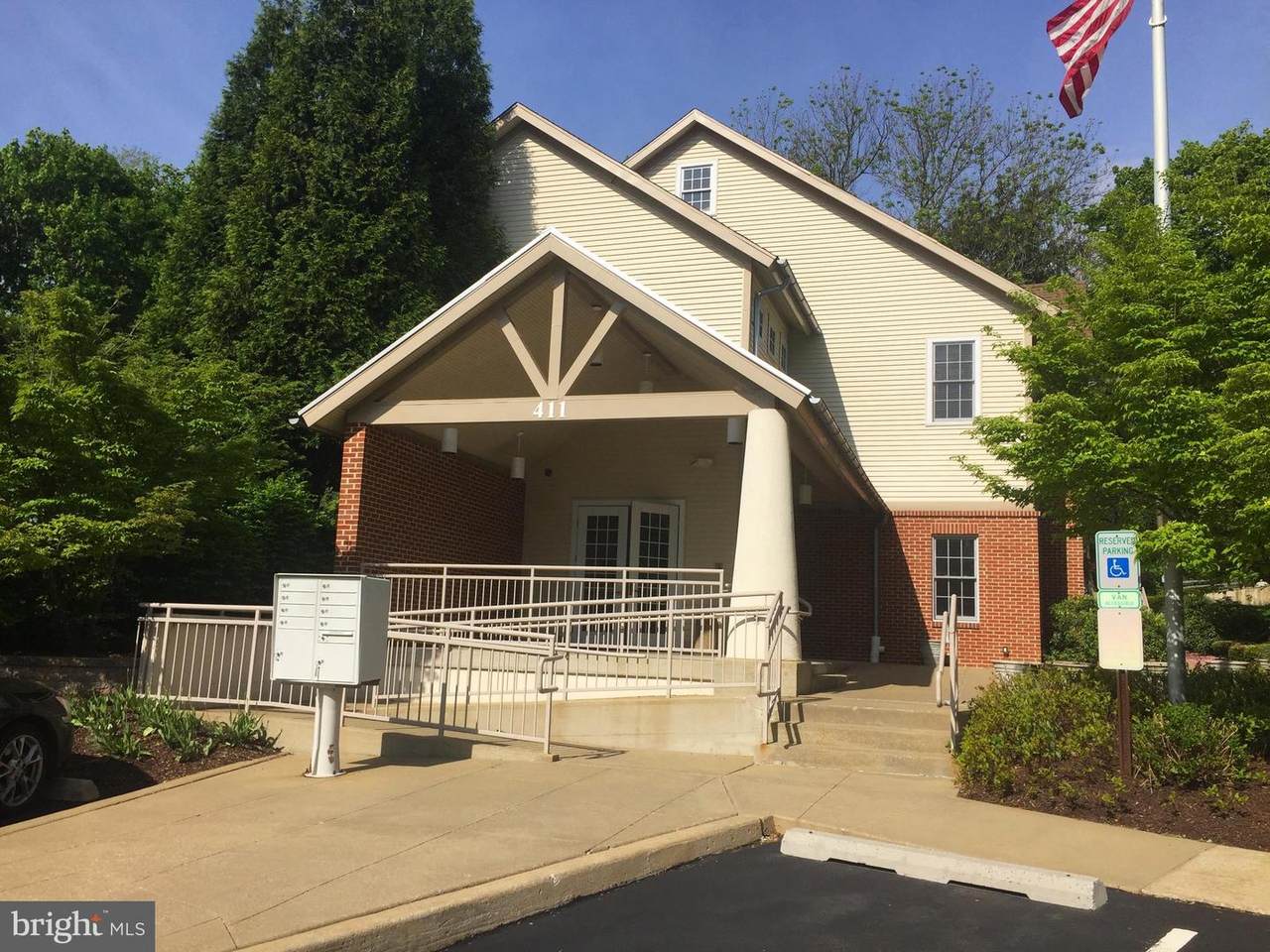 411 Baltimore Pike - Photo 1