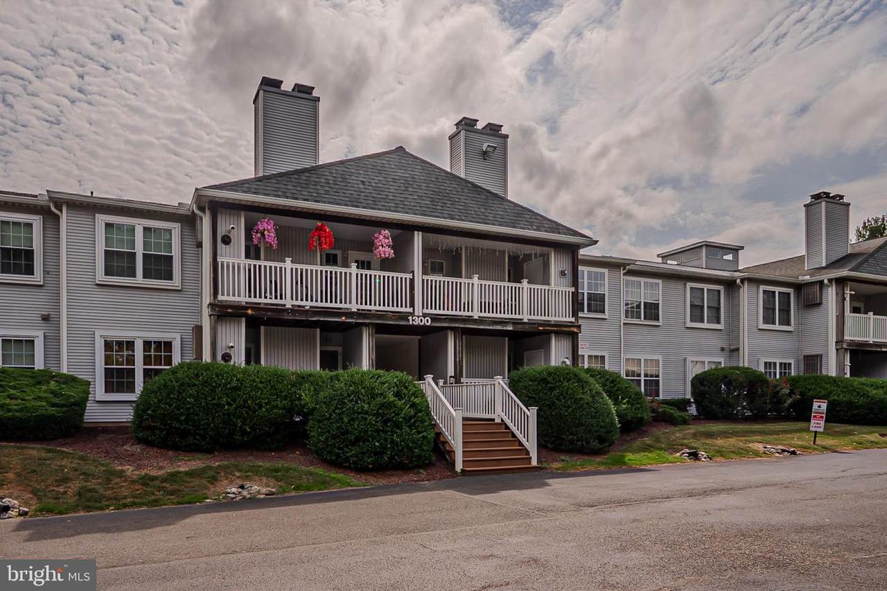 1301 Waters Edge Drive - Photo 1
