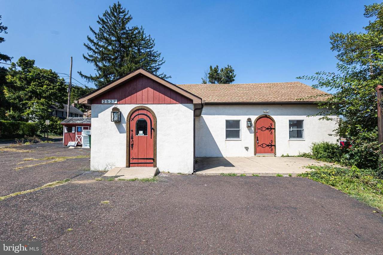 2537 Bogarts Tavern Road - Photo 1