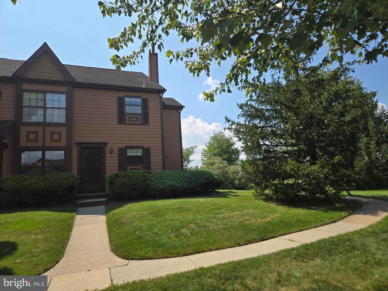 37 Barclay Court - Photo 1