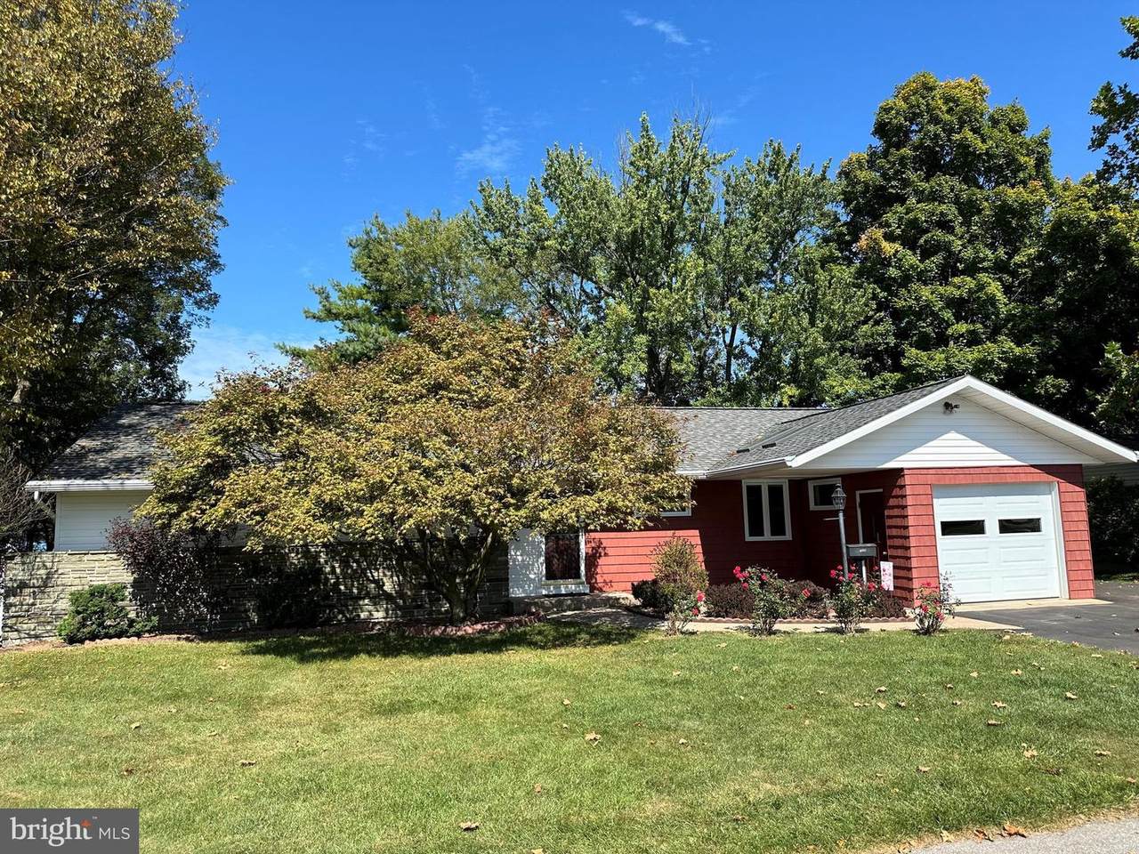 1035 Woodland Drive - Photo 1