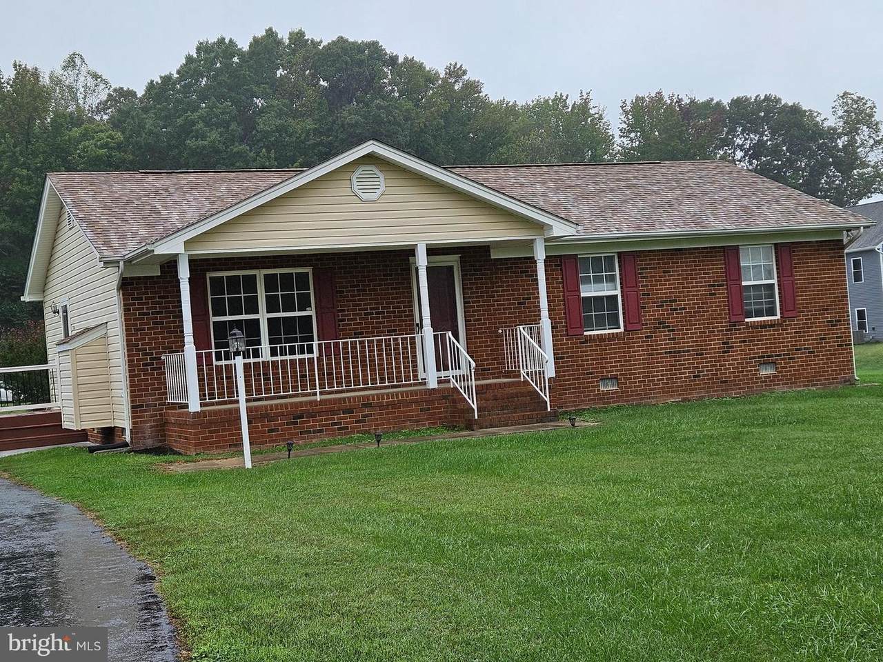 17168 Chestnut Lane - Photo 1