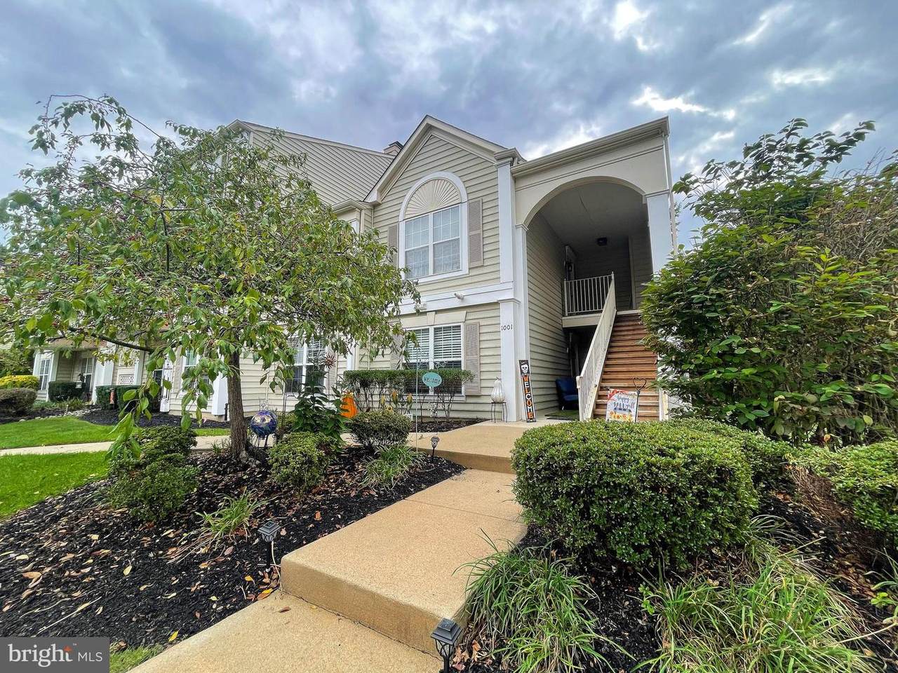 1001 Crestmont Drive - Photo 1
