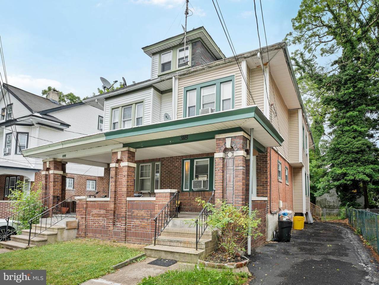 318 Gardner Avenue - Photo 1