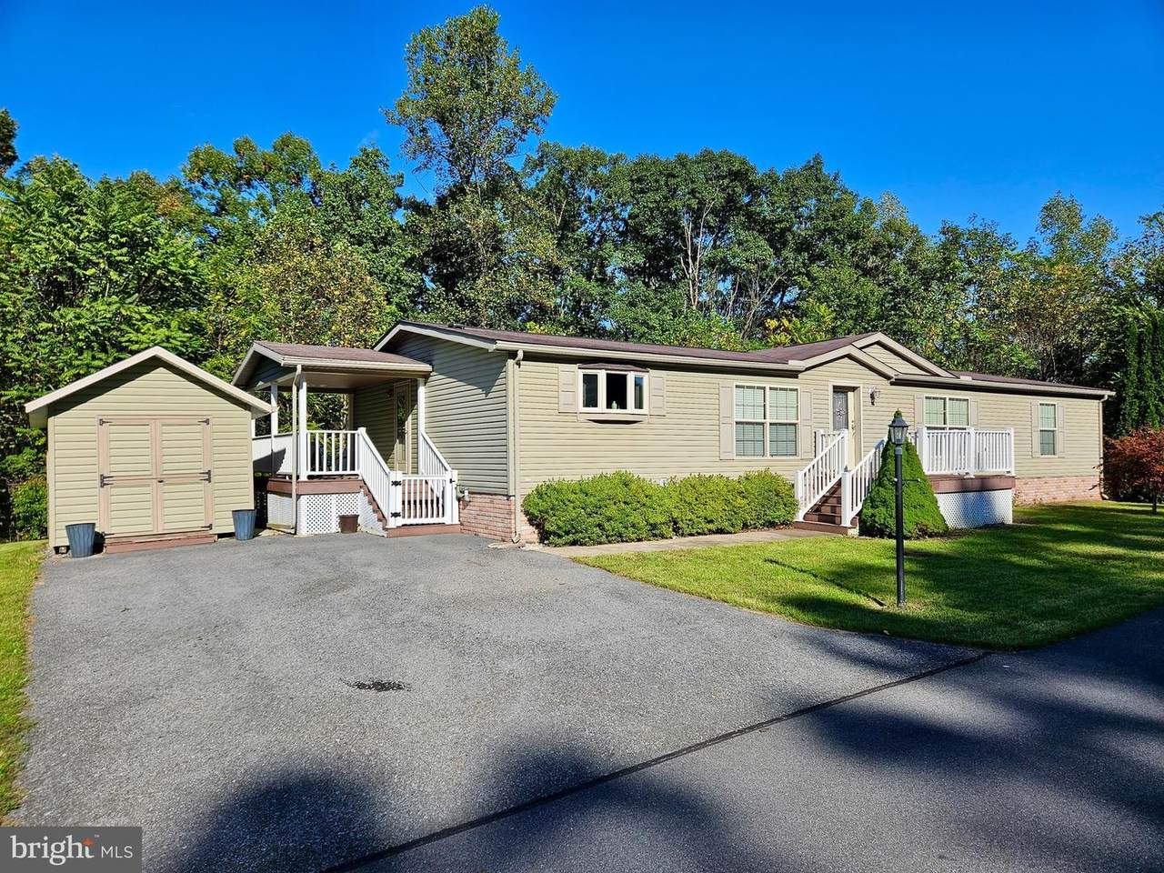 11104 Alexander Avenue - Photo 1