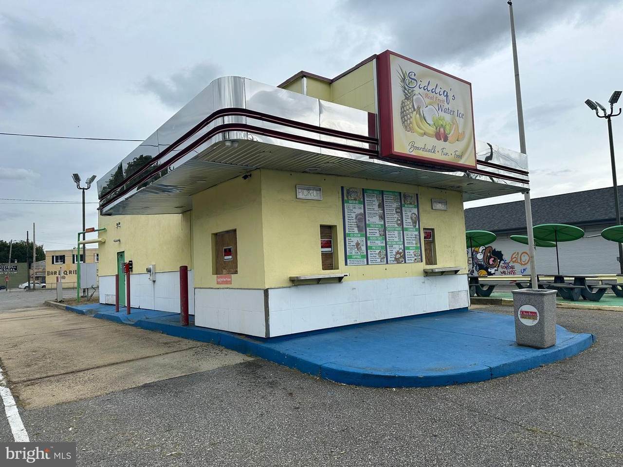 720 9TH Street - Photo 1